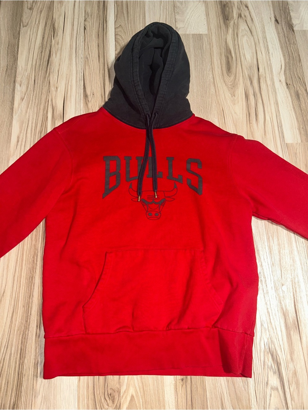 Chicago Bulls Red Pullover Hoodie with Black Hood